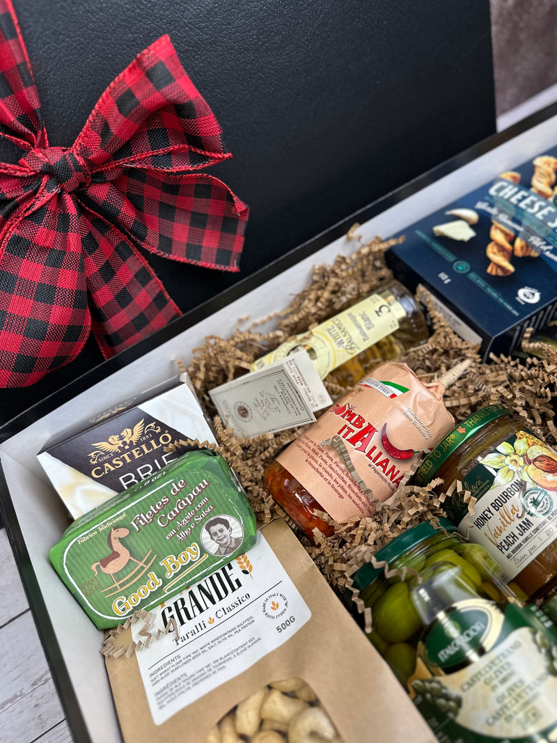 FINE FOODS GIFT BOX, LARGE